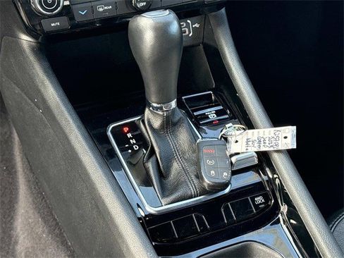 Used 2023 Jeep Compass Limited image 22