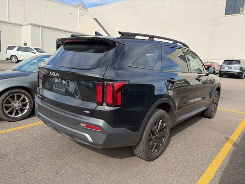 Used 2023 Kia Sorento S w/ Panoramic Sunroof Package AWD/4WD image 6