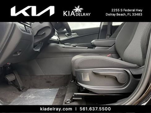New 2026 Kia Sportage LX FWD image 17