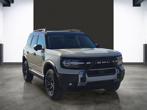 Used 2025 Ford Bronco Sport Outer Banks w/ Sasquatch Outer Banks Package AWD/4WD image 12