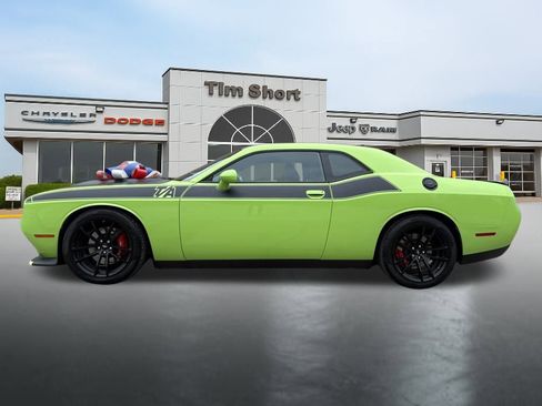 Used 2023 Dodge Challenger R/T w/ T/A Package image 2