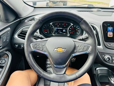 Used 2016 Chevrolet Malibu Premier w/ Driver Confidence Package II FWD image 12