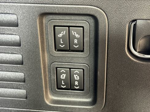 New 2026 GMC Acadia Denali w/ Super Cruise Package image 19