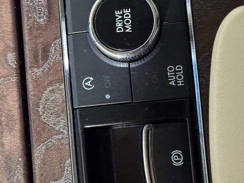 Used 2018 Lincoln Navigator Reserve w/ Technology Package image 32