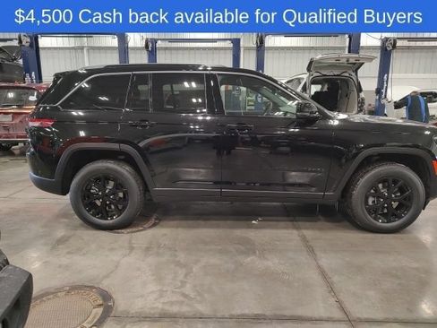 New 2026 Jeep Grand Cherokee Altitude AWD/4WD image 2