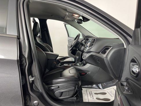 Used 2022 Jeep Cherokee Trailhawk w/ Comfort/Convenience Group image 36