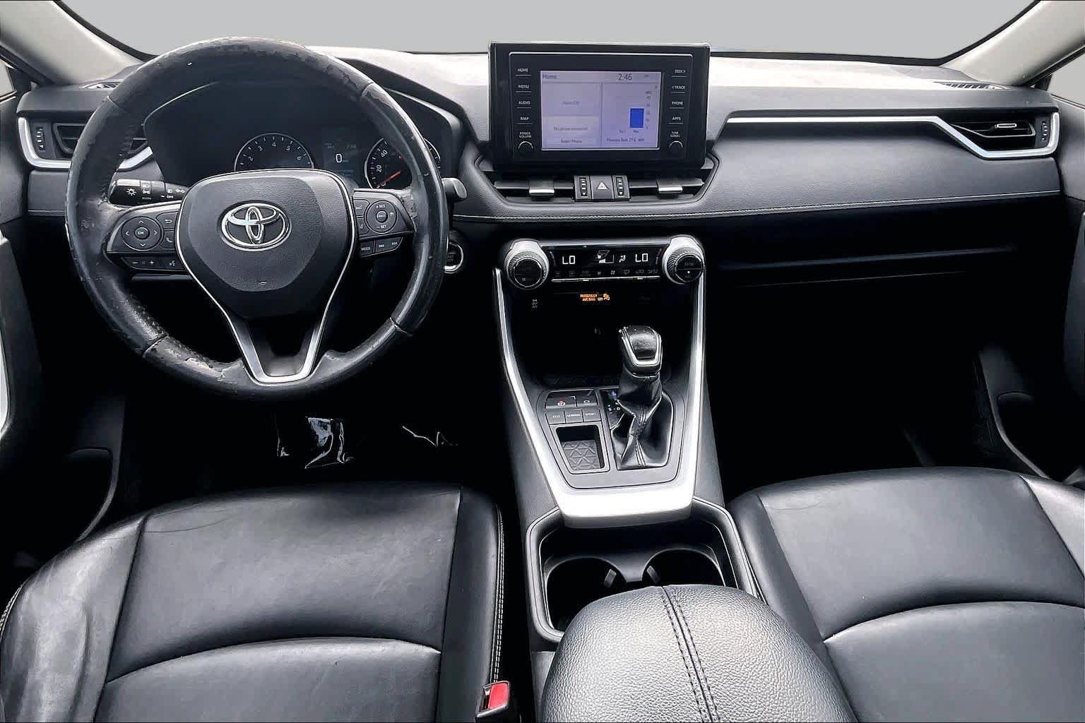 Used 2019 Toyota RAV4 XLE Premium FWD image 14