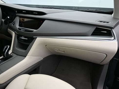 Used 2022 Cadillac XT5 Premium Luxury FWD image 32
