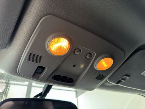 Used 2015 Chevrolet Traverse LT w/ Style and Technology Package image 39