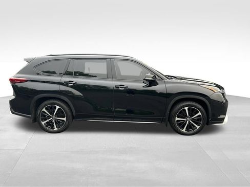 Used 2021 Toyota Highlander XSE AWD/4WD image 6