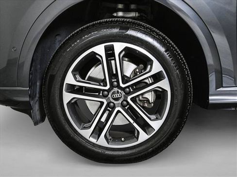 Certified 2025 Audi Q5 Premium w/ Convenience Package AWD/4WD image 25