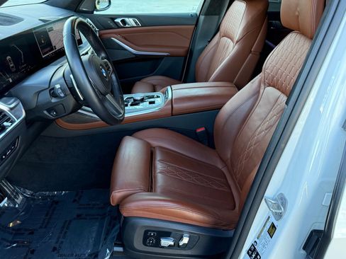 Certified 2024 BMW X7 xDrive40i w/ M Sport Package image 21
