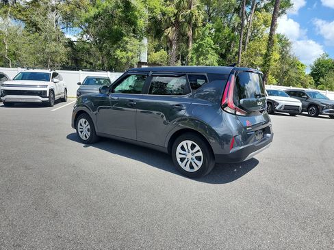 Used 2024 Kia Soul LX image 3