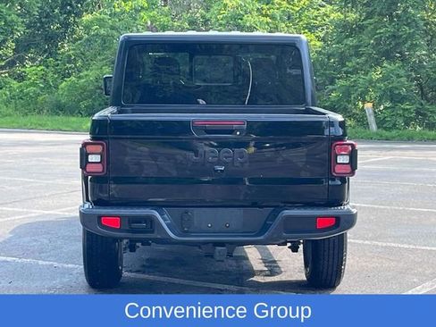 Used 2022 Jeep Gladiator Sport image 4