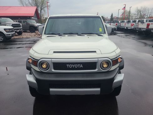 Used 2012 Toyota FJ Cruiser 4WD image 3