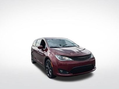Used 2020 Chrysler Pacifica Touring w/ S Appearance Package