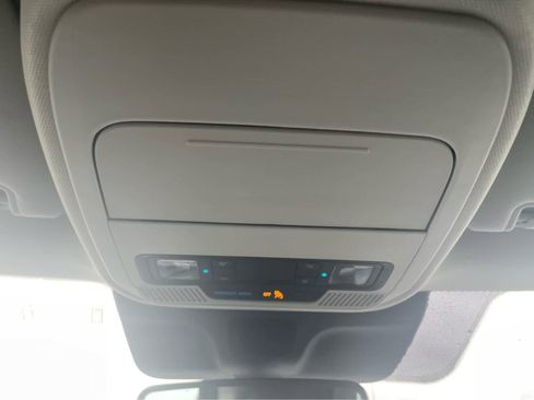 Used 2025 Ford Expedition Active image 24