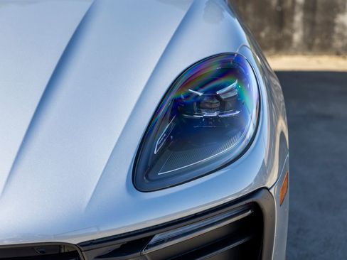 New 2026 Porsche Macan image 16