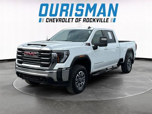 Used 2024 GMC Sierra 2500 SLE image 2