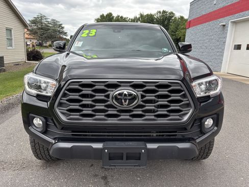 Used 2023 Toyota Tacoma TRD Off-Road w/ Technology Package AWD/4WD image 8