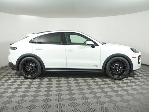 Certified 2025 Porsche Cayenne GTS AWD/4WD image 8