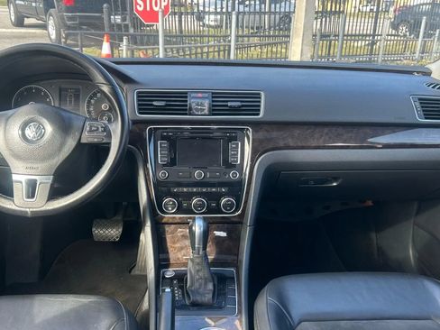 Used 2015 Volkswagen Passat 3.6 SEL Premium image 15