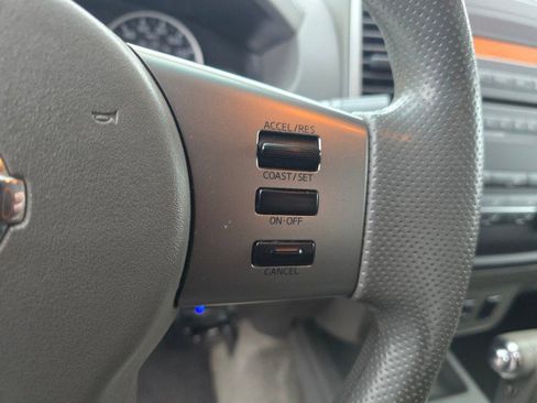 Used 2012 Nissan Frontier SV image 30