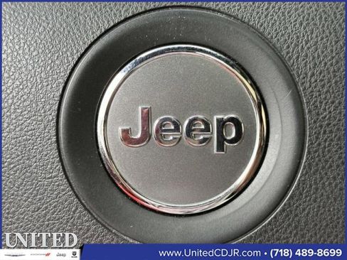 Certified 2017 Jeep Grand Cherokee Summit w/ Platinum Series Group image 25