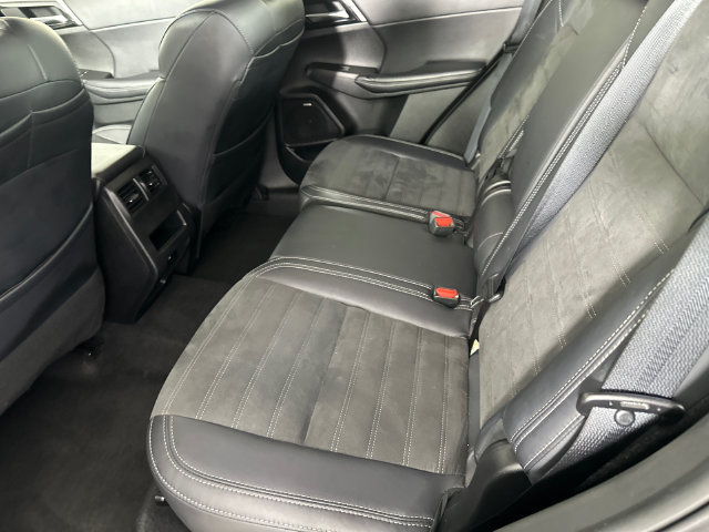 Used 2025 Mitsubishi Outlander SE AWD/4WD image 22