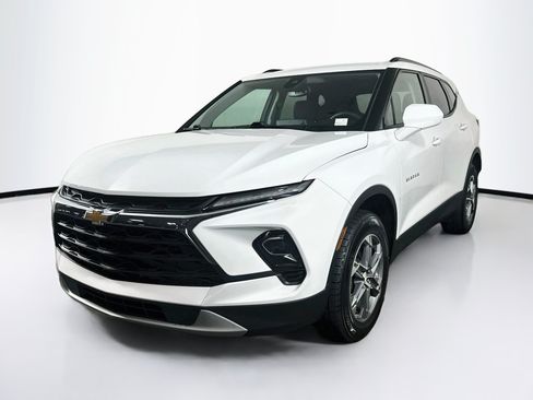 Used 2023 Chevrolet Blazer LT w/ Convenience Package FWD image 3