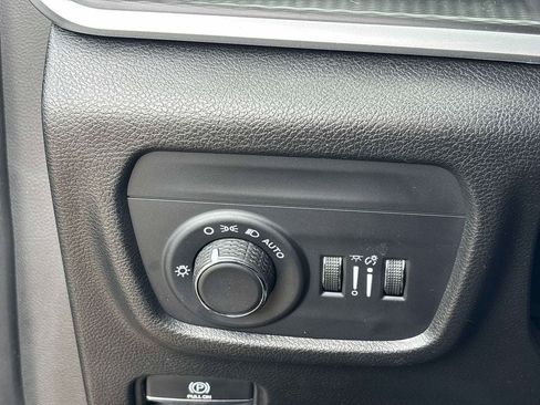 Used 2023 Jeep Grand Cherokee L Laredo AWD/4WD image 18