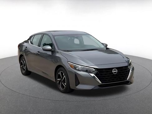 Used 2025 Nissan Sentra SV FWD image 3