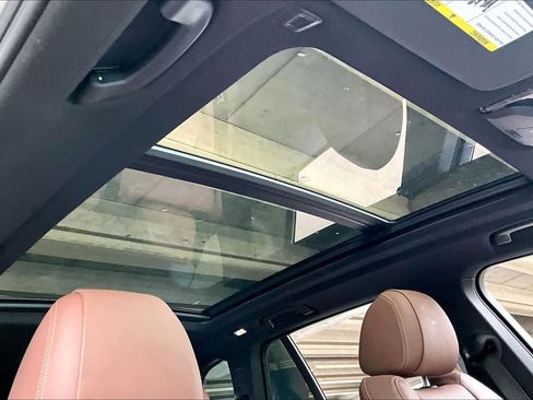 Used 2022 BMW X5 sDrive40i w/ M Sport Package image 13