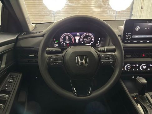 Used 2023 Honda Accord EX image 16