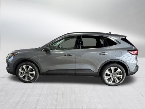 Used 2024 Ford Escape Platinum image 4