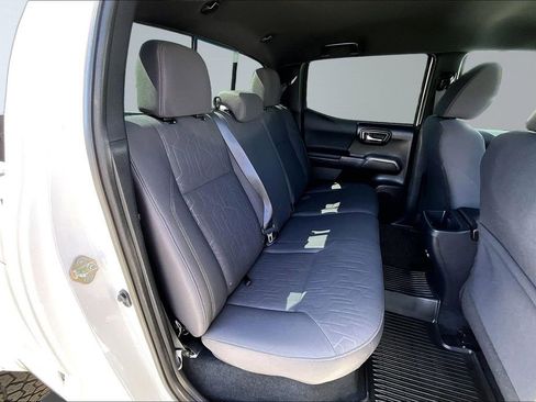 Used 2019 Toyota Tacoma TRD Sport w/ Technology Package RWD image 18
