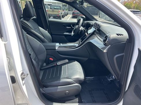 Used 2025 Mercedes-Benz GLC 43 AMG 4MATIC image 24