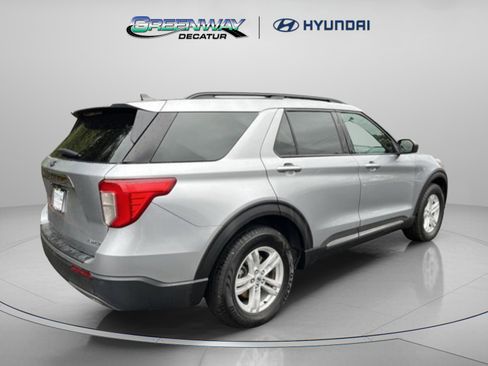 Used 2023 Ford Explorer XLT w/ Equipment Group 202A image 7