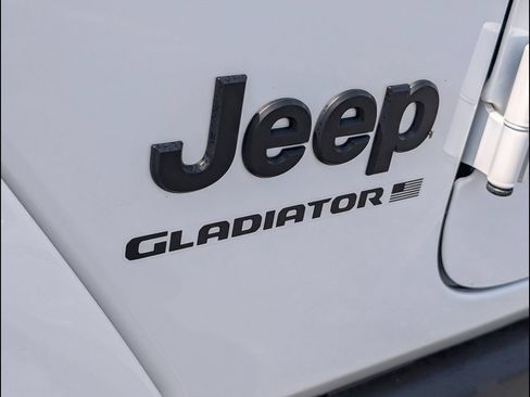 Used 2024 Jeep Gladiator Sport AWD/4WD image 22