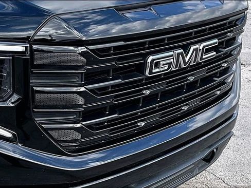 Used 2024 GMC Sierra 1500 Elevation w/ LPO, Elevation Black Package image 34