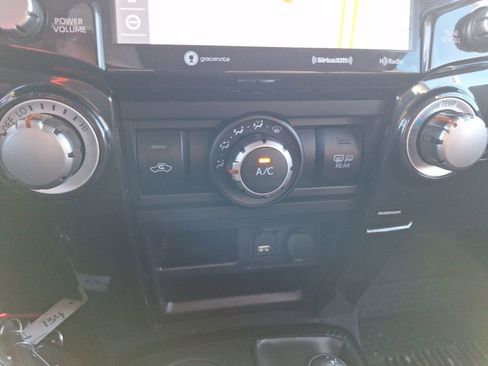 Used 2020 Toyota 4Runner TRD Off-Road image 27