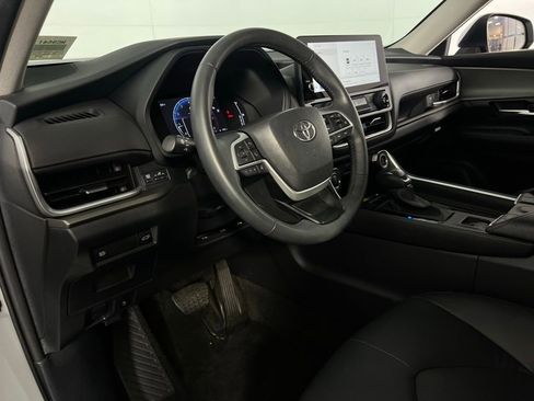 Used 2025 Toyota Grand Highlander FWD image 21