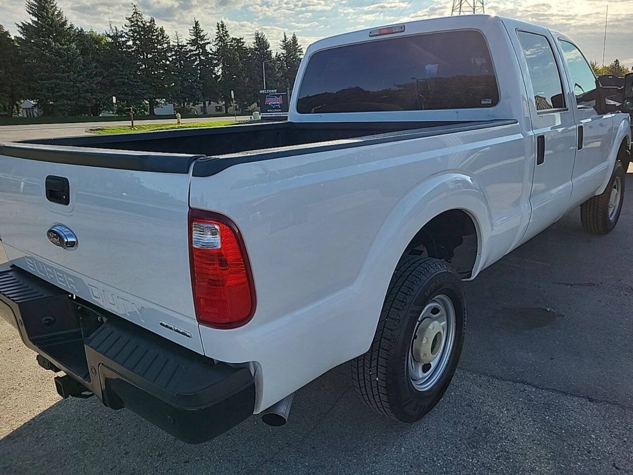 Used 2015 Ford F250 XL w/ Camper Package AWD/4WD image 5