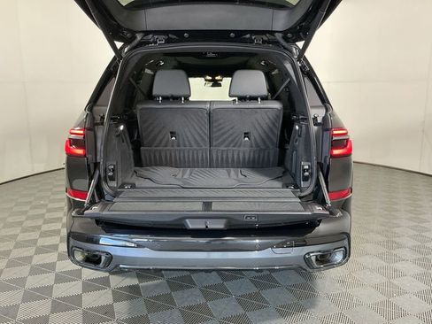 Certified 2025 BMW X7 xDrive40i w/ M Sport Package AWD/4WD image 8