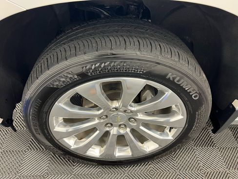 Used 2020 Chevrolet Silverado 1500 High Country image 40