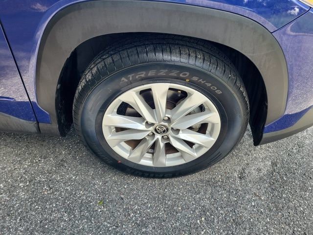 Used 2022 Toyota Corolla Cross LE AWD/4WD image 5