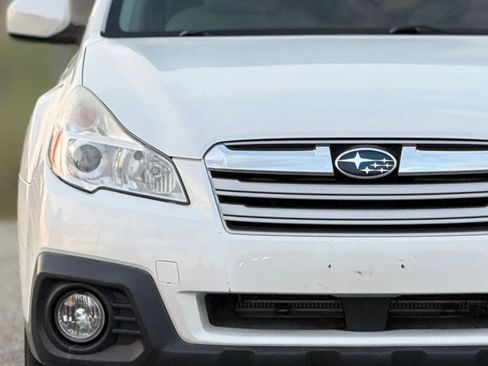 Used 2014 Subaru Outback 2.5i Premium image 11