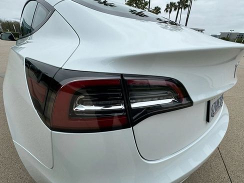 Used 2022 Tesla Model 3 Standard Range image 24