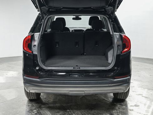 Used 2023 GMC Terrain SLE w/ Driver Convenience Package image 6