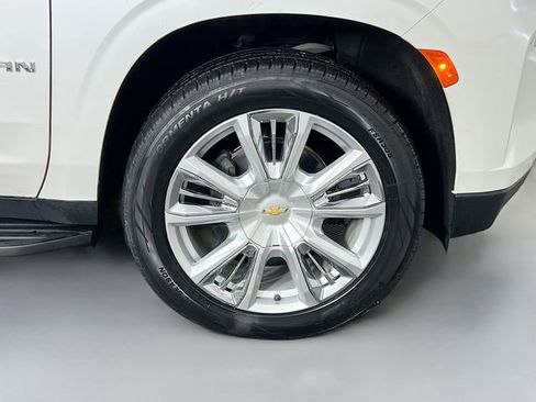 Used 2023 Chevrolet Suburban High Country AWD/4WD image 41
